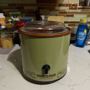 Vintage 1970s Roval Crock Pot Slow Cooker 3.5 qt Avocado Green Model 3100/2 EUC